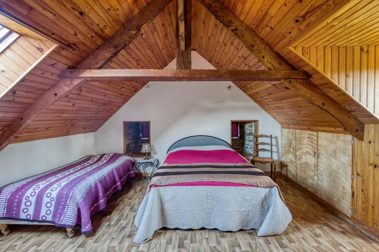Maison Chaleureuse A Pordic Avec Jardin Et Cheminee Holiday home